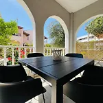 Yanna\'S Apartments